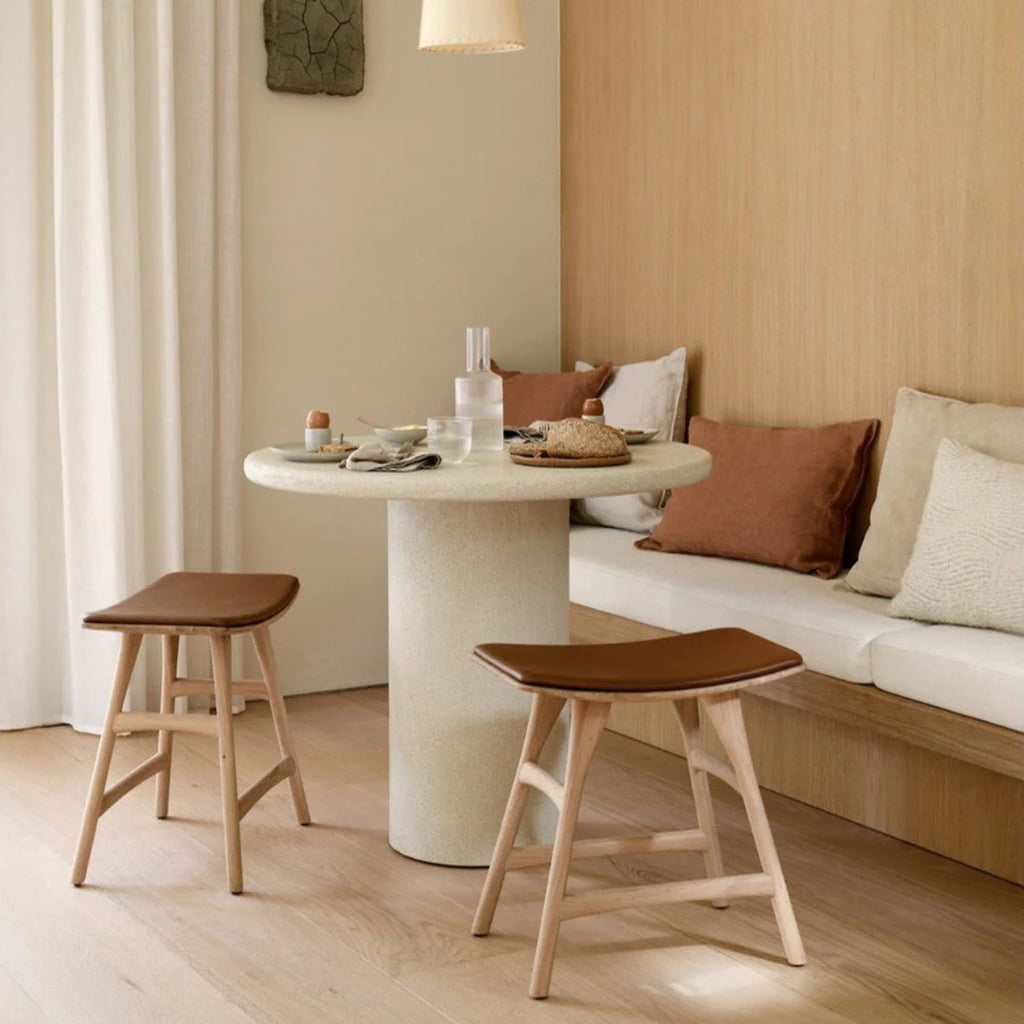 Elements dining table