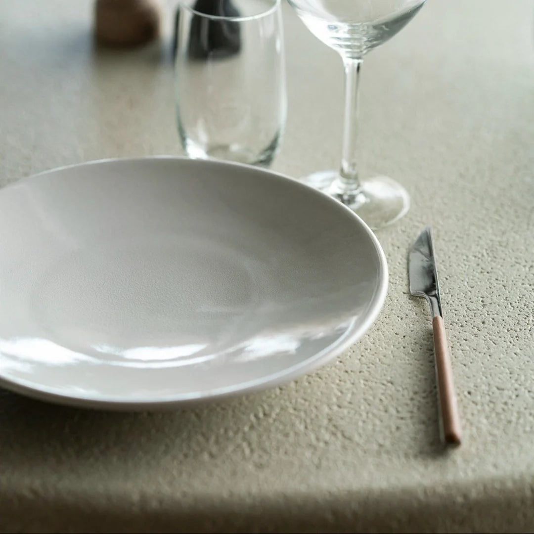 Elements dining table